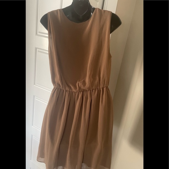 🌾 Light & airy sleeveless dress - Picture 8 of 9